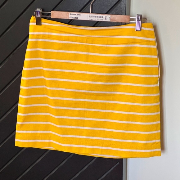 Banana Republic striped mini skirt. Very summery. Size 4. Excellent condition. - Picture 1 of 3
